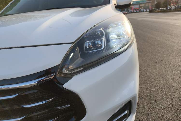 Used Ford Escape 2020 EcoBoost 245 Two-Wheel-Drive Titanium Edition