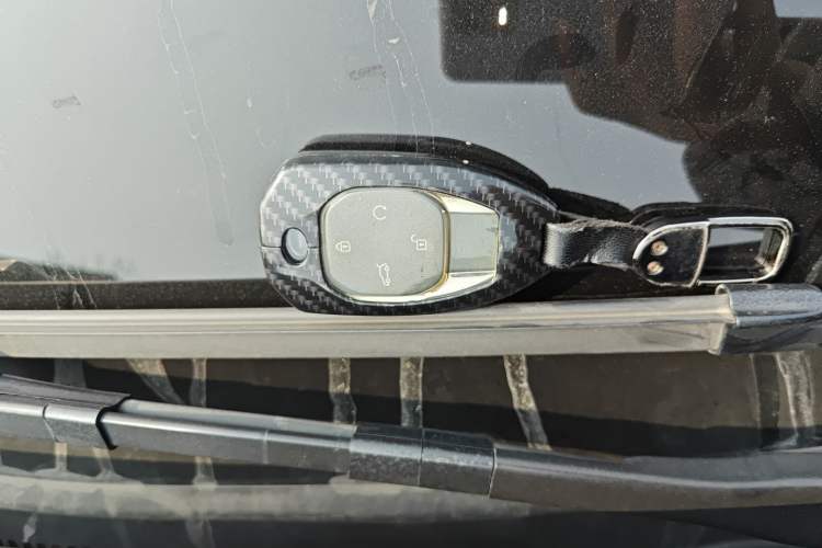 Used GAC Trumpchi GS8 2022 LINGHANG Series 2.0 TGDI Two-Wheel-Drive Luxury Edition (7 Seats) Vehicle Key