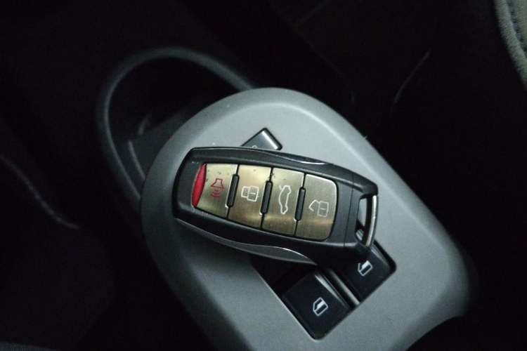 Used ORA Black Cat 2021 351 km Luxury Version Vehicle Key