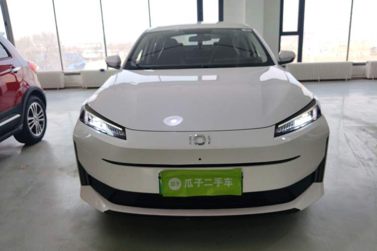 Used CHANGAN NEVO A05 2024 Truly Delicious Version 70 Leading Edition Front