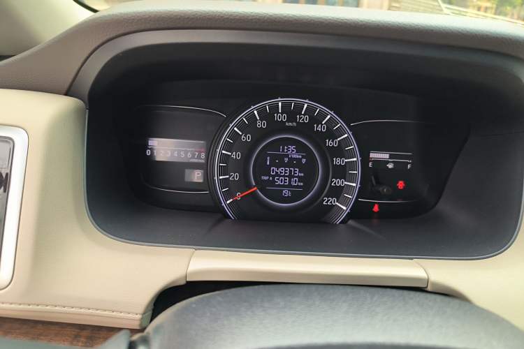 Used Honda Odyssey 2015 Revised 2.4L Luxury Edition Odometer Close Up
