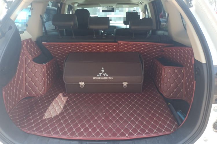 Used Mitsubishi Outlander 2019 2.4L 4x4 Zhi Xiang Edition 5 Seats China V Emission Standard Trunk