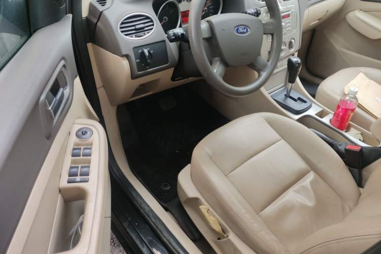 Used Ford Focus 2011 Sedan 1.8L Automatic Fashion Edition