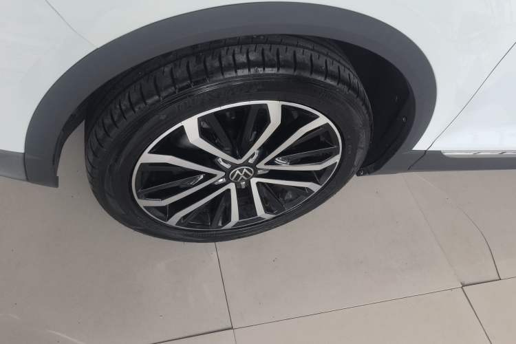 Used Volkswagen T-ROC 2021 280TSI DSG Two-Wheel Drive Comfort Connect Edition