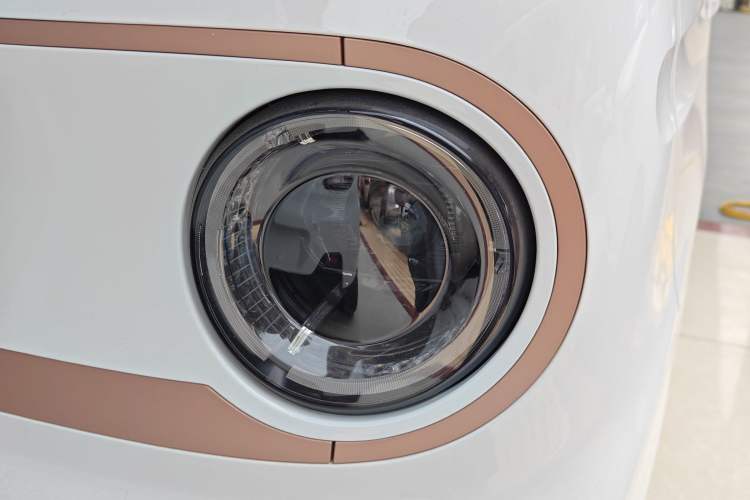 Used Geely Galaxy Panda 2024 Panda Mini 200km Endurance Bear Left Front Headlight