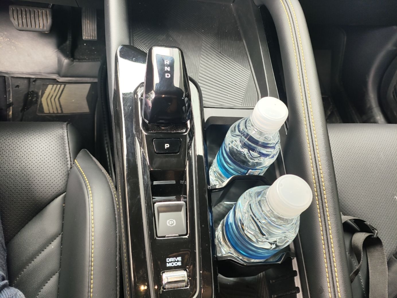 Geely Auto Coolray 2025 Bin Yue L 1.5T DCT Starlight Edition — снимка 16