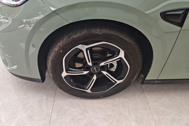 Used BYD Seal 06GT 2025 Intelligent Driving Version 605 Heatwave Edition Left Front Wheel Hub