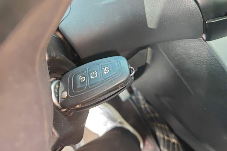 Used Ford Focus 2012 Sedan 1.6L Automatic Fashion Edition Vehicle Key