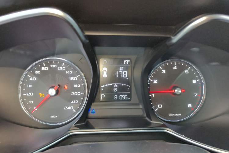 Used MG 6 2017 20T Automatic Luxury Smart Connect Version China V Standard Instrument Cluster