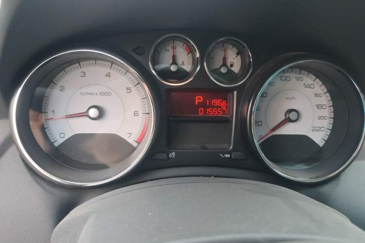 Used Peugeot 308 2013 1.6L Automatic Fashion Model Odometer Close Up