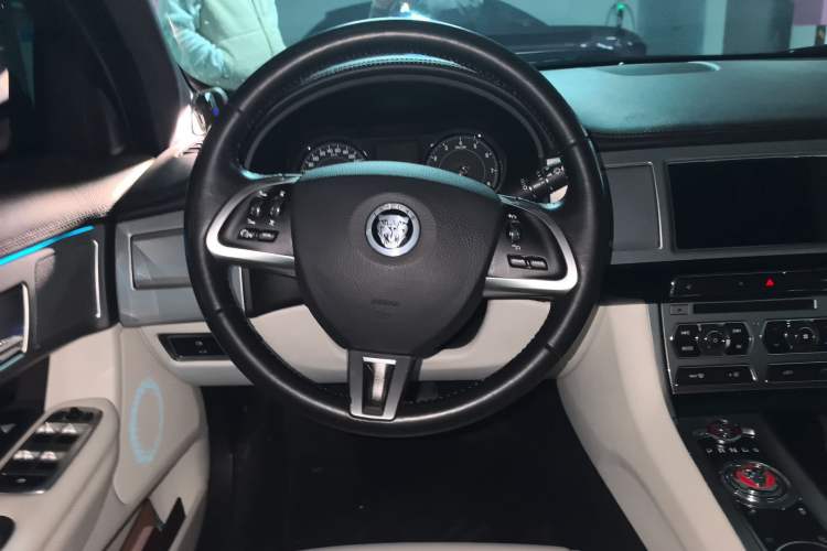 Used Jaguar XF 2013 XF 3.0 SC Prestige Edition
