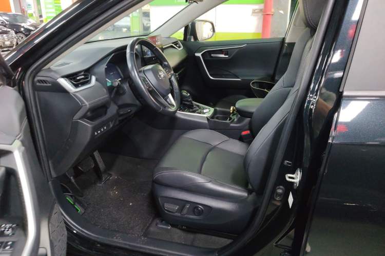 Used Toyota Wildlander 2023 2.0L CVT Two-Wheel Drive Luxury PLUS Edition Left Front Seat