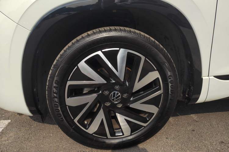 Used Volkswagen Tayron 2023 Revised Version 380TSI All-Wheel Drive R-Line High-Energy Edition
