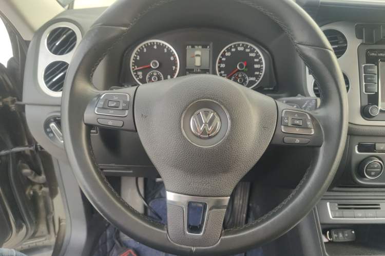 Used Volkswagen Tiguan 2013 2.0 TSI Automatic All-Wheel-Drive Flagship Edition