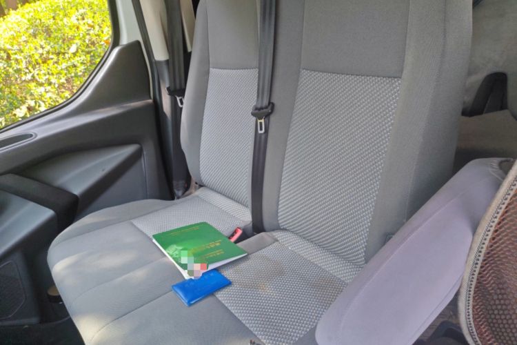 Used Ford Transit 2019 2.0T Diesel Multi-Purpose Commercial Vehicle Short Wheelbase Low Roof 6-Seater China VI Standard Left Rear Seat