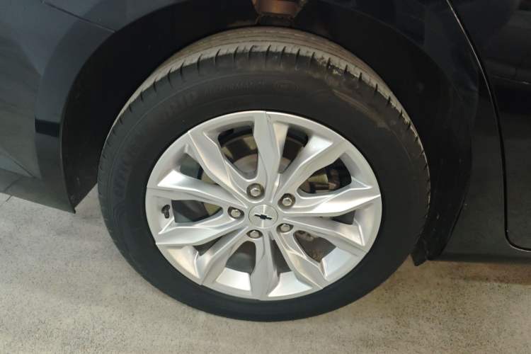 Used Chevrolet Malibu XL 2022 535T Automatic Sport Edition Right Rear Wheel Hub