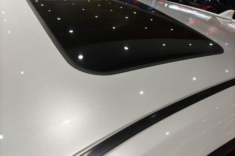 Used Toyota C-HR 2021 Dual-Motor 2.0L E-CVT Luxury Edition Roof