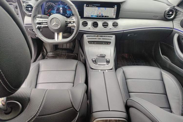 Used Mercedes-Benz E-Class 2021 Restyled E 300 L Sport Luxury Edition Center Console