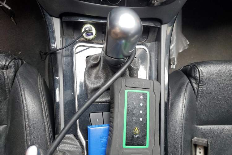 Used Peugeot 508 2012 2.0L Automatic Sunroof Classic Edition Gear Lever