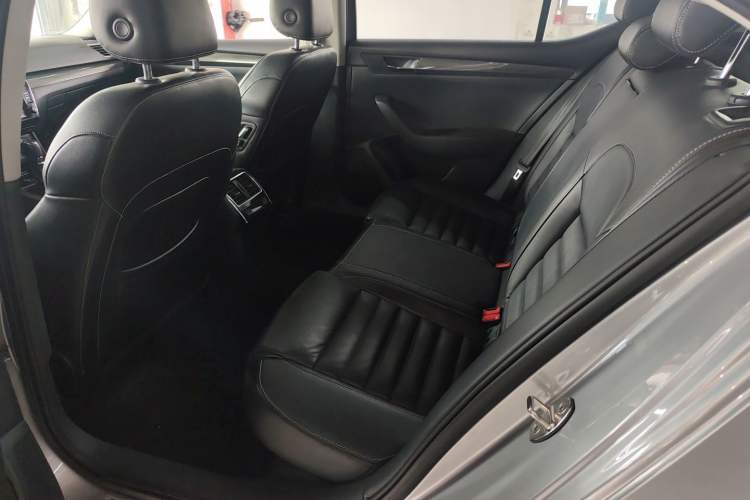 Used Skoda Superb 2016 TSI330 DSG Smart Drive Edition Left Rear Seat