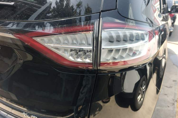 Used Ford Edge 2018 EcoBoost 245 Two-Wheel-Drive Titanium 7-Seater China V Standard