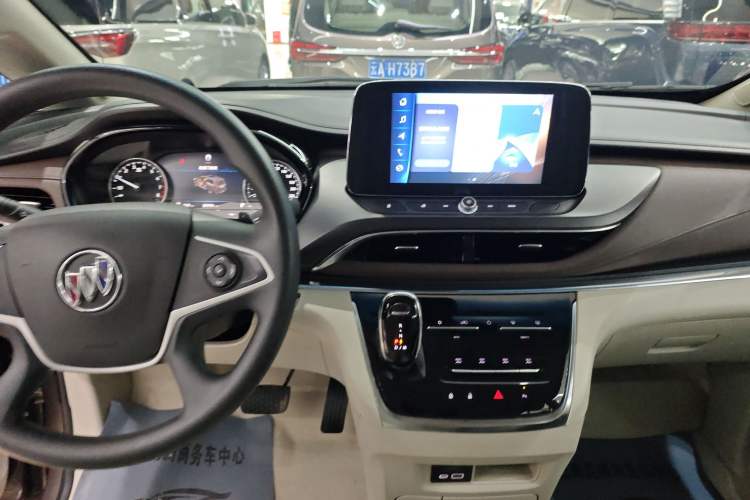 Used Buick GL8 2023 Land Executive Class Comfort Model
