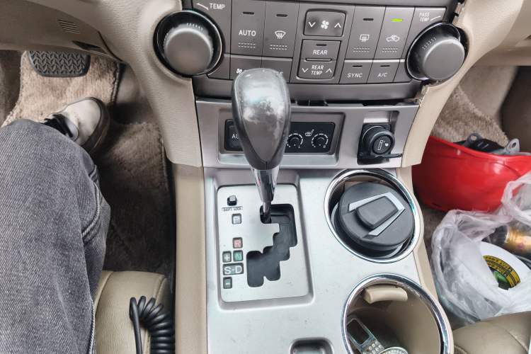 Used Toyota Highlander 2009 3.5L 4x4 7-Seater Luxury Edition Gear Lever