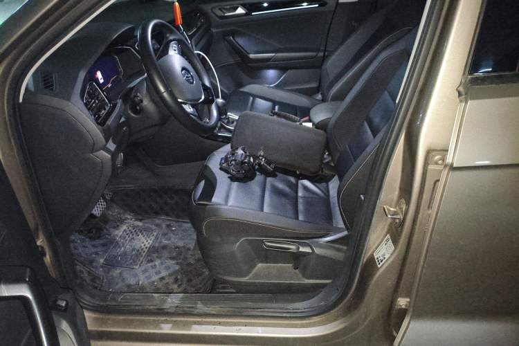 Used Volkswagen T-ROC 2020 280TSI DSG Two-Wheel Drive Comfort Version Left Front Seat