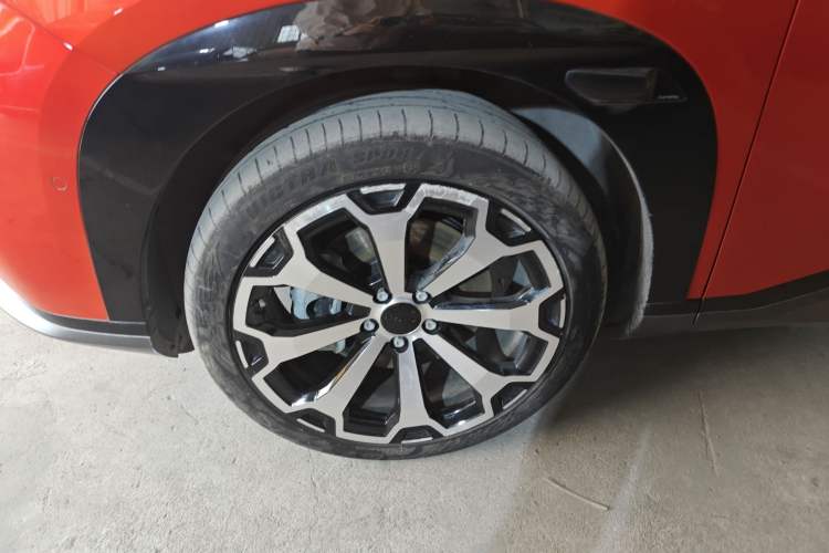 Used AION V 2024 Aion Tyrannosaurus 650 LiDAR Edition
