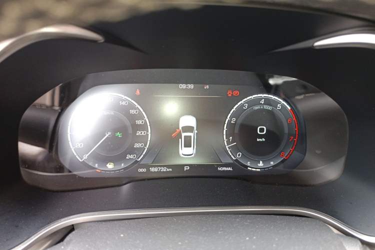 Used Wey VV6 2018 2.0T Two-Wheel-Drive Ultra-Luxury Version China V Standard