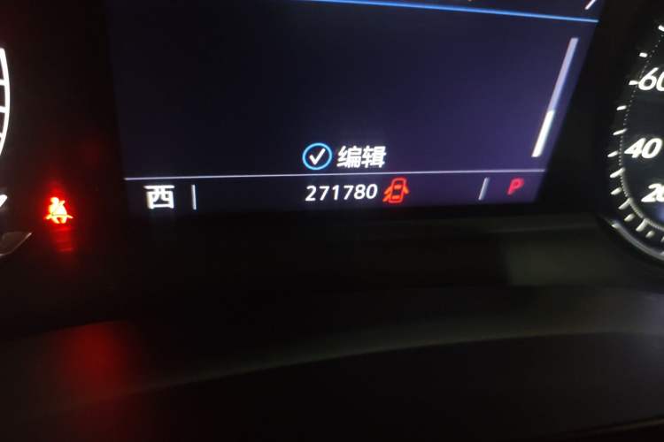 Used Cadillac XT6 2022 2.0T 7-Seater Two-Wheel Drive Luxury Version Odometer Close Up