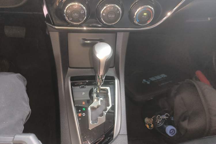 Used Toyota Corolla 2017 Revised Version 1.6L S-CVT GL Gear Lever