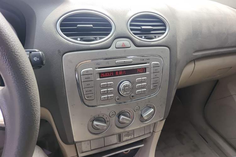 Used Ford Focus 2011 Sedan 1.8L Manual Classic Model
