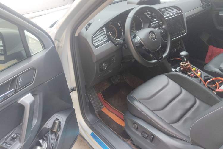 Used Volkswagen Tiguan L 2019 330TSI Automatic Two-Wheel Drive Smart Luxury Version China VI Standard Driver Seat
