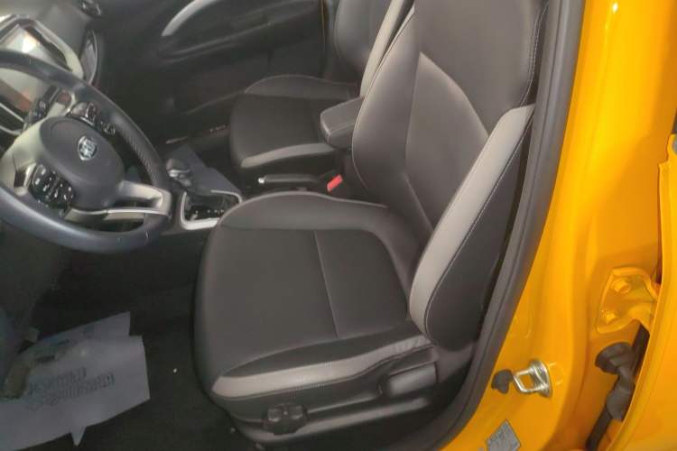 Used Kia kx1 Stonic 2019 1.4L Automatic Sport Edition China VI Left Front Seat