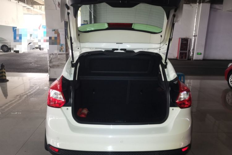 Used Ford Focus 2012 Hatchback 1.6L Automatic Fashion Edition Trunk