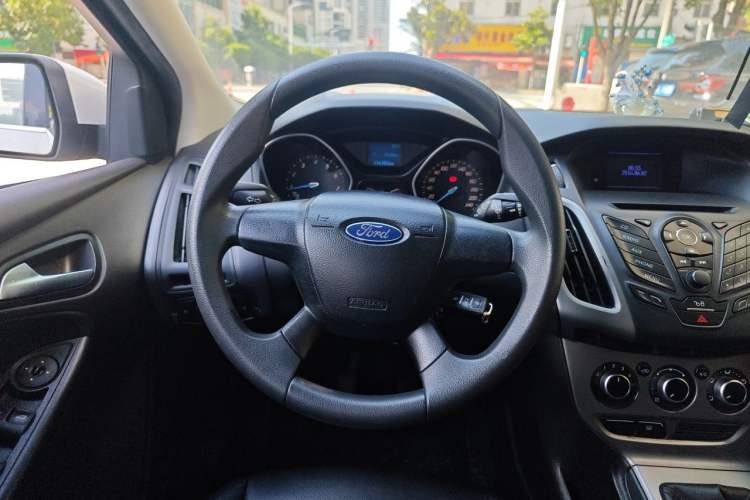 Used Ford Focus 2012 Hatchback 1.6L Manual Comfort Model