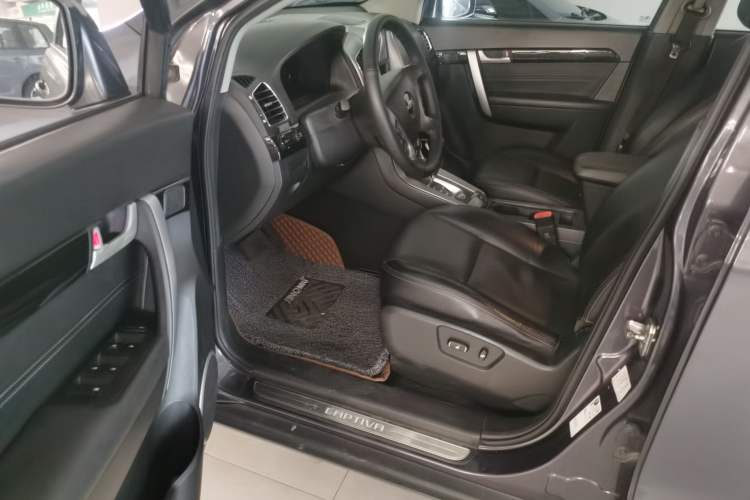 Used Chevrolet Captiva 2014 2.4L Two-Wheel Drive Urban Version 7 Seats