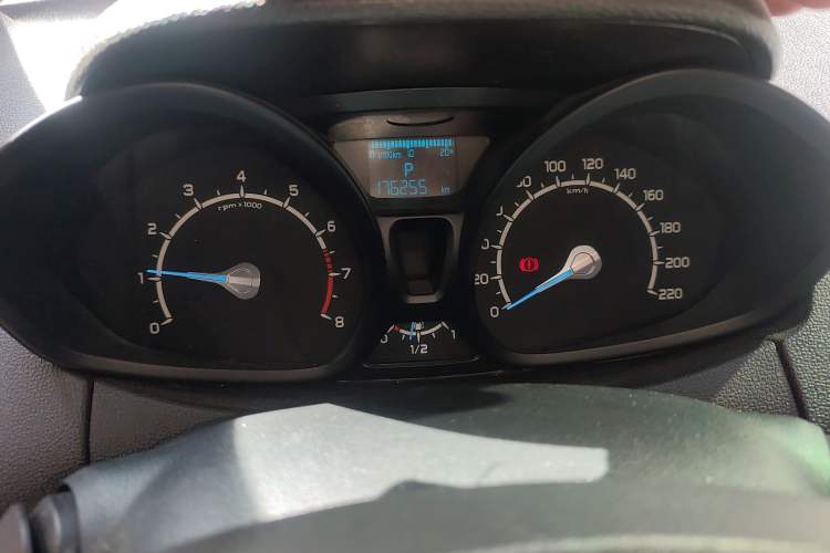 Used Ford EcoSport 2013 1.5L Automatic Fashion Model
