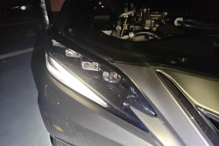 Used Lexus ES 2022 300h Deluxe Edition Right Front Headlight