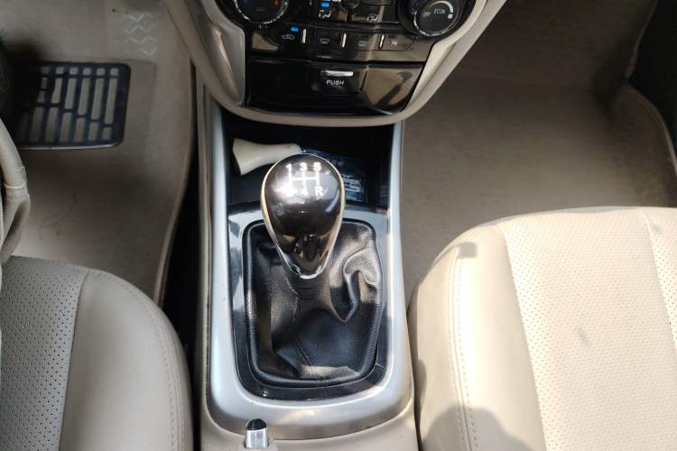 Used CHANGAN Eado 2012 1.6L Manual Luxury Model China IV Standard Gear Lever