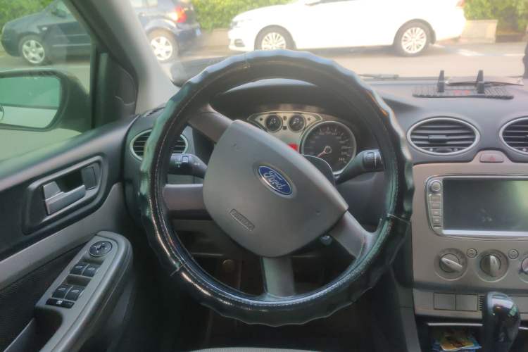 Used Ford Focus 2013 Hatchback Classic 1.8L Automatic Base Model
