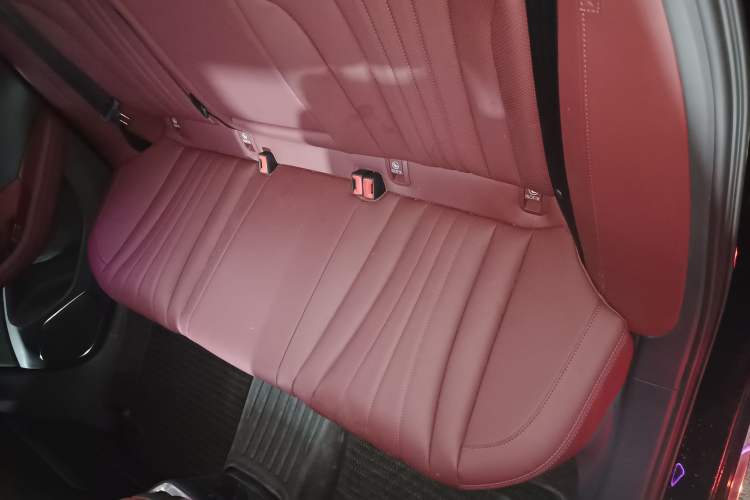 Used Hongqi H5 PHEV 2025 170 Super Hybrid Version Left Rear Seat