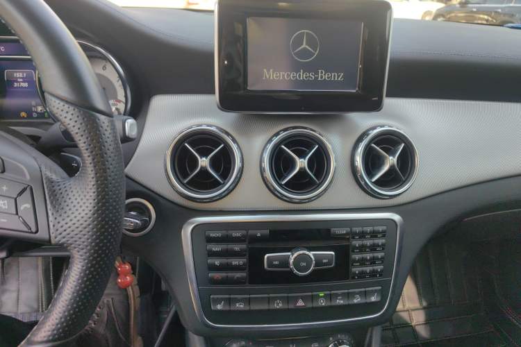 Used Mercedes-Benz GLA 2015 GLA 220 4MATIC Fashion Model