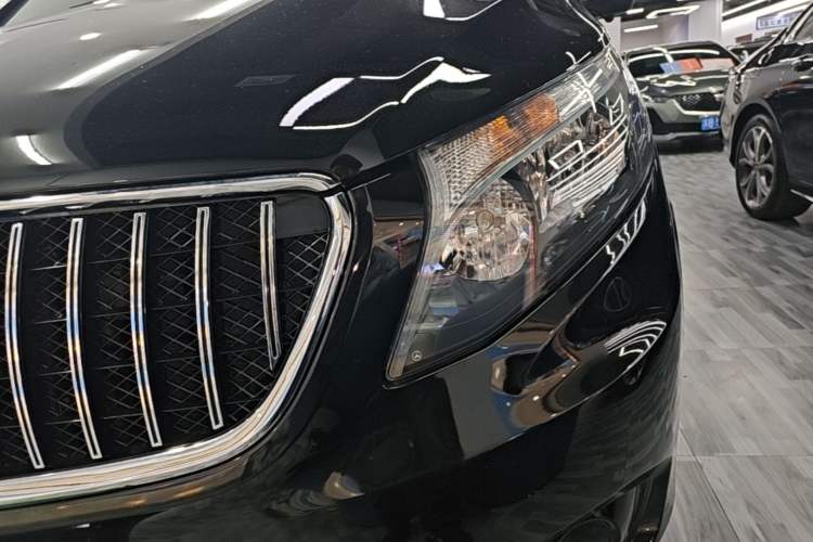 Used Mercedes-Benz Vito 2021 2.0T Elite Version 7 Seats Left Front Headlight