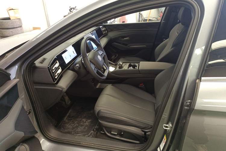 Used BYD Qin L 2025 DM-i Smart Drive 80KM Superior Model