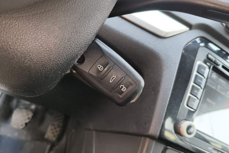 Used Volkswagen Jetta 2015 Value Edition 1.6L Manual Fashionable Style