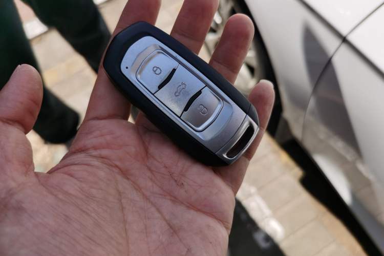 Used Geely Auto Emgrand 2015 Sedan 1.5L Manual - Top Trim Level
