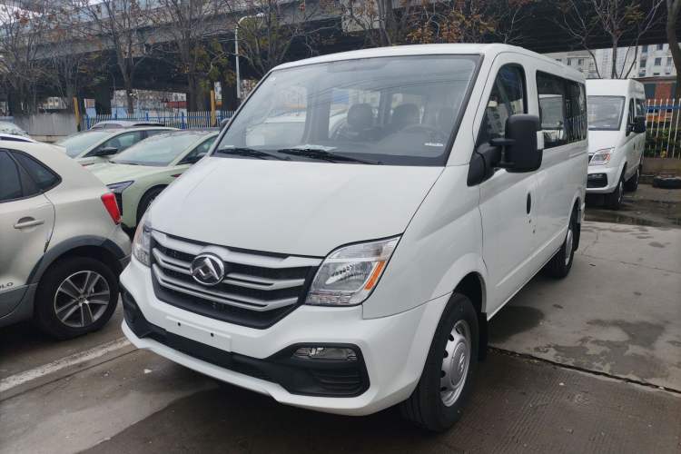 Used SAIC MAXUS Xintu V80 2024 Aotong Value Edition 6AMT Short Wheelbase Ultra-Low Roof 127 Ps 5/6 Seats