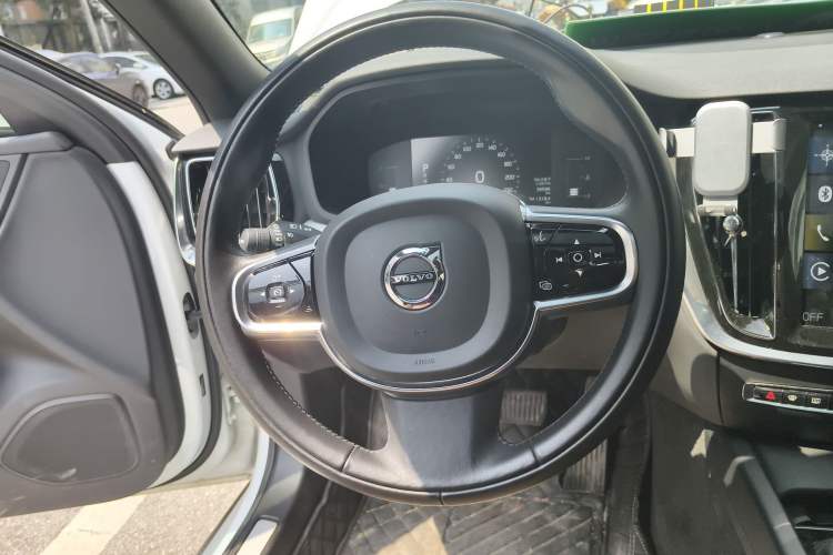 Used Volvo S60 2020 T4 Zhiyi Luxury Edition
